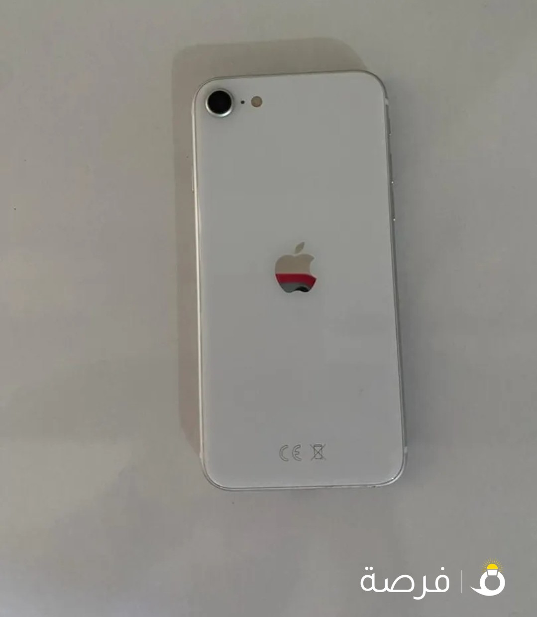 للبيع iPhone SE مستعمل128GBاللون الأبيض