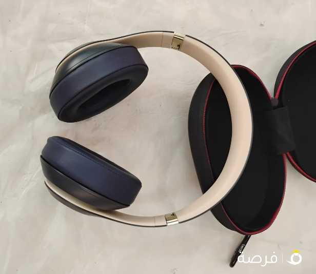 Beats studio 3 Bluetooth headphones very good sound good Bass battery backup also very good