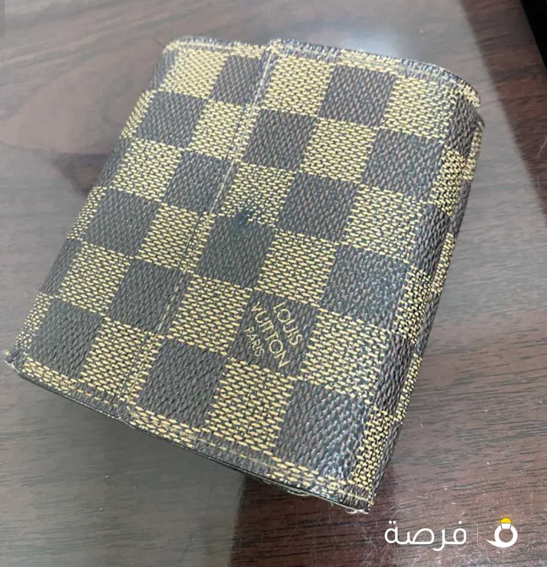 بوك LV بحاله جيده بدون مرفقات