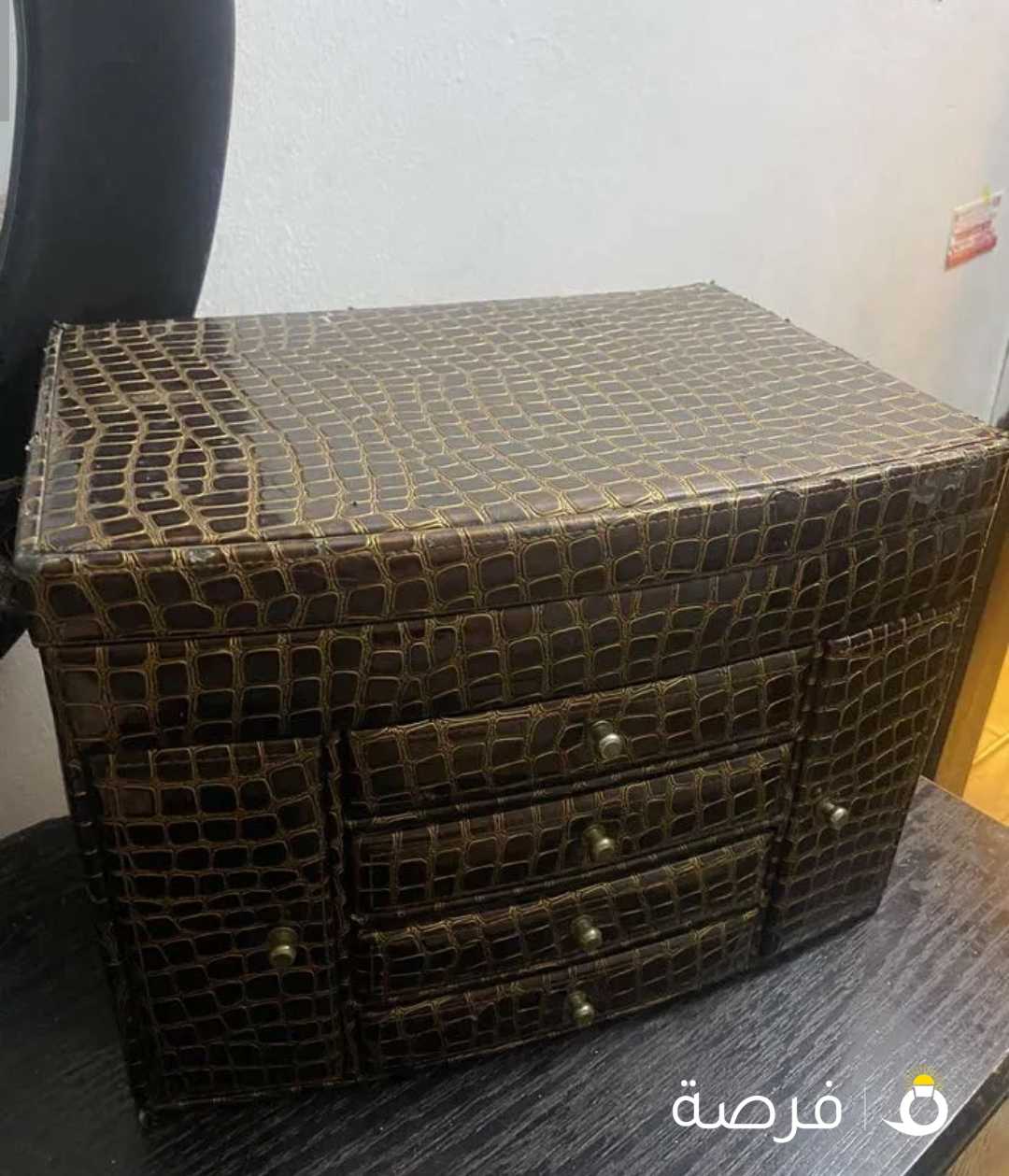 حقيبة اكسسوارات او ذهب مستعملة بحالة جيدة تصلح اكسسوارات او ذهب