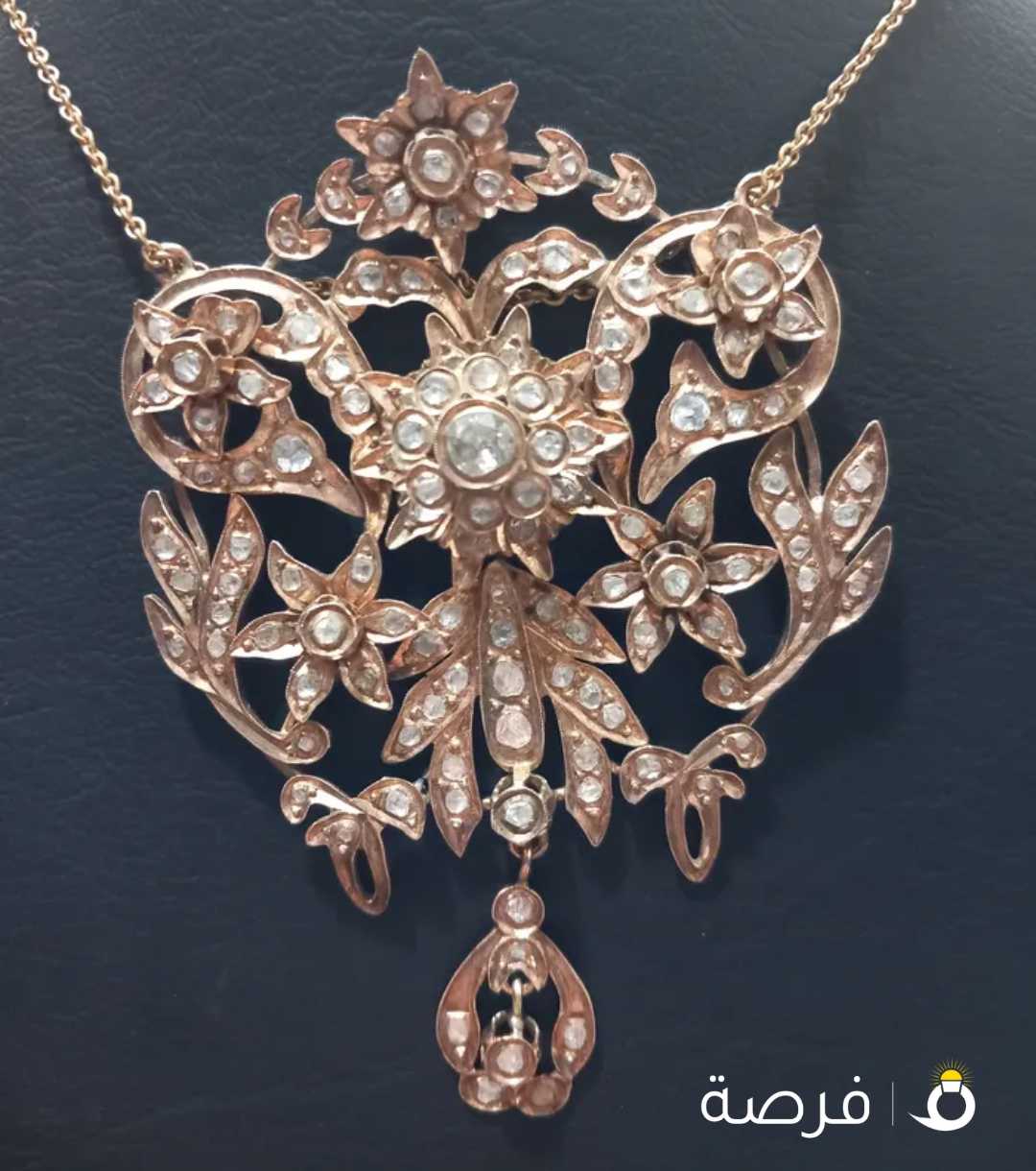 عقد الماس.وذهب