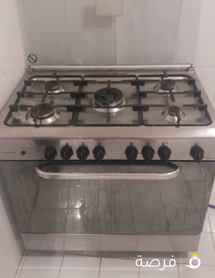 للبيع طباخ مستعمل كالجديد استعمال خفيف