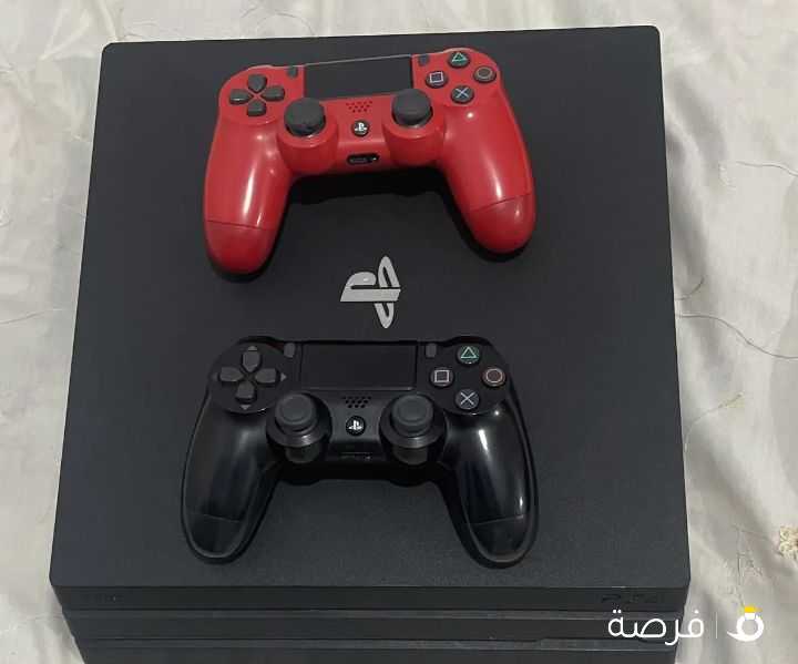 جهاز بلاي ستيشن 4 برو نظيف جداً مش مفتوح متهكر فيه اكتر من 80 لعبه
