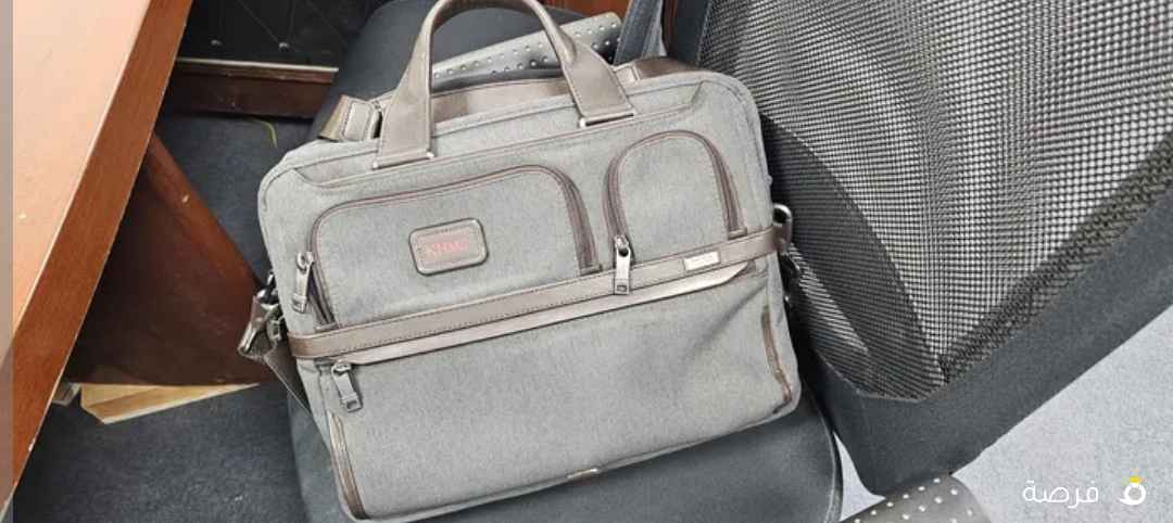 in excellent condition TUMI BAG