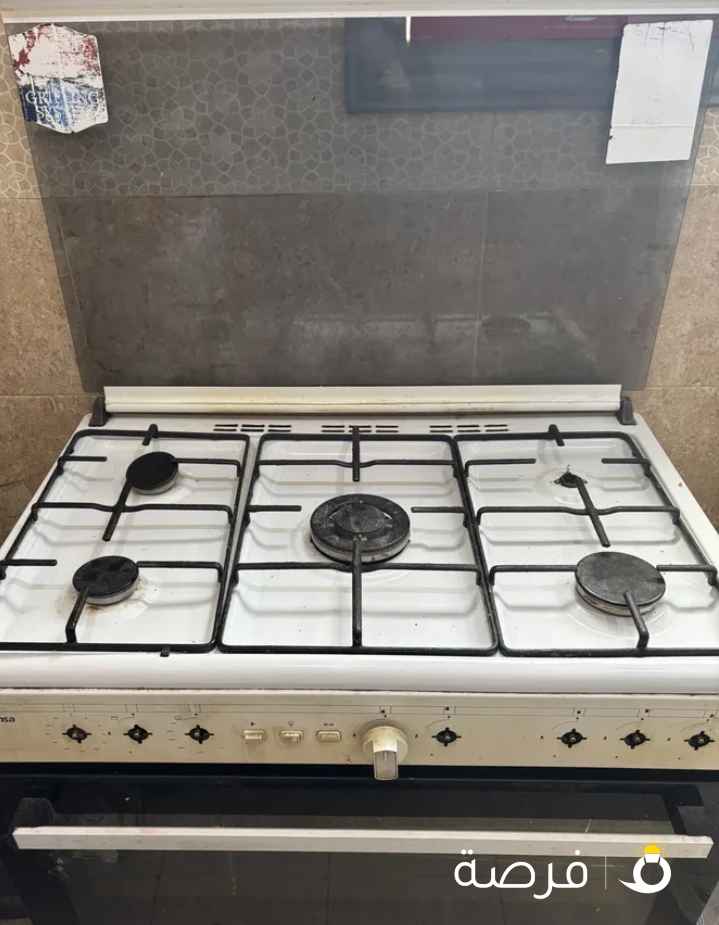 طباخ مع اسطوانه غاز