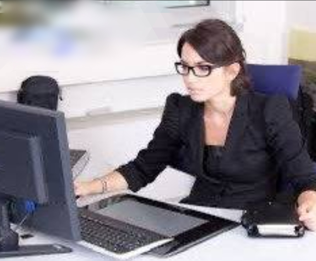 مطلوب سكرتيرة لشركة كبيرة