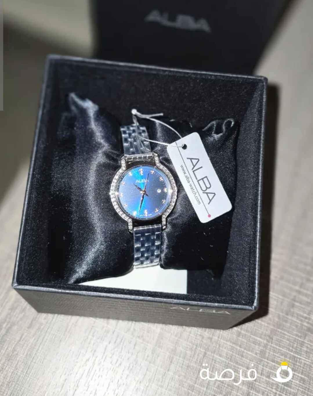 للبيع ساعه نسائي