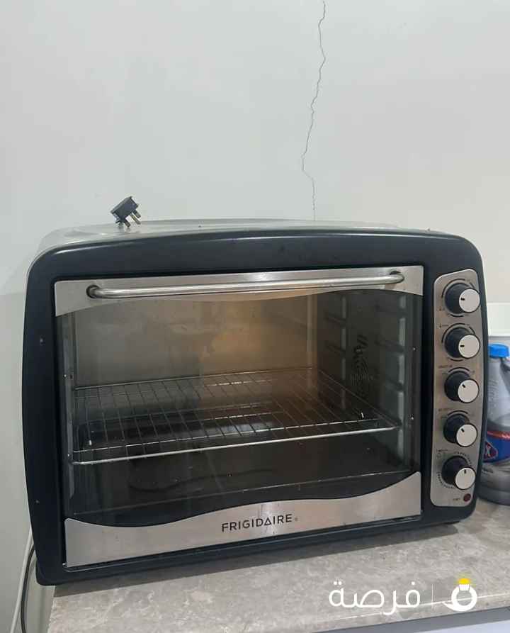 Frigidaire Electric Oven – Used but in Excellent Working Condition!