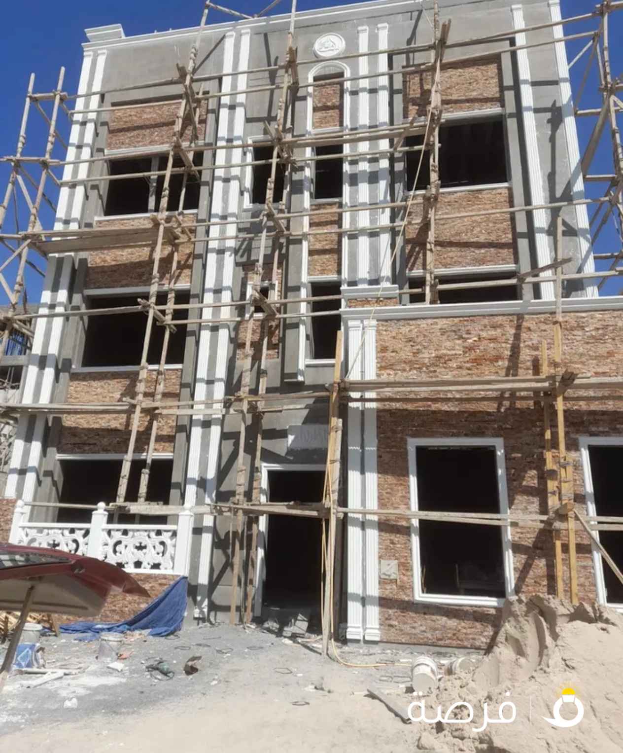 مقاول عام جميع ألاعمال.اضافه ملاحق وترميمات داخلي وخارجي هيكل اسود بالمواد ومصنعيه واعمال عوازل اسطح