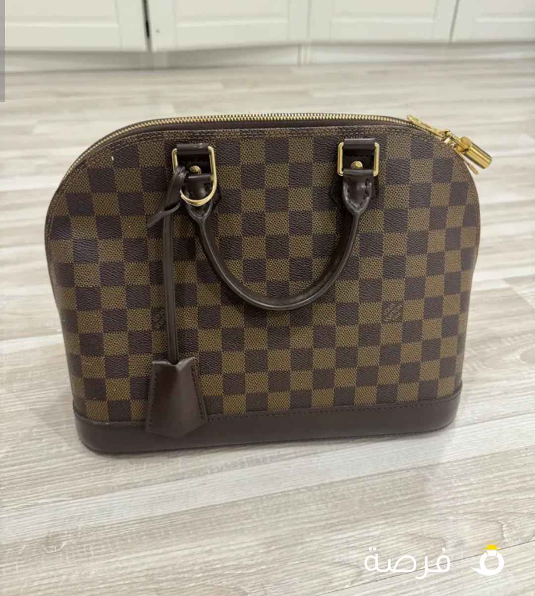 للبيع جنطة ماركة ( لويس فيتون ) بحالة ممتازة