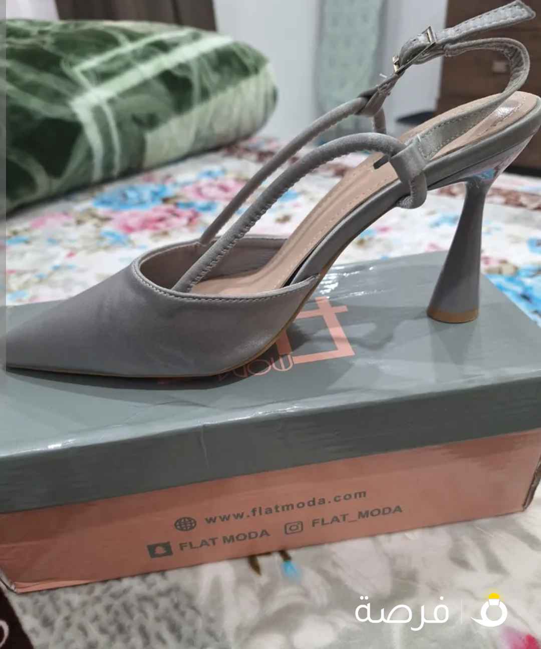 للبيع حذاء كعب عالي مريح باللبس اللون الفضي