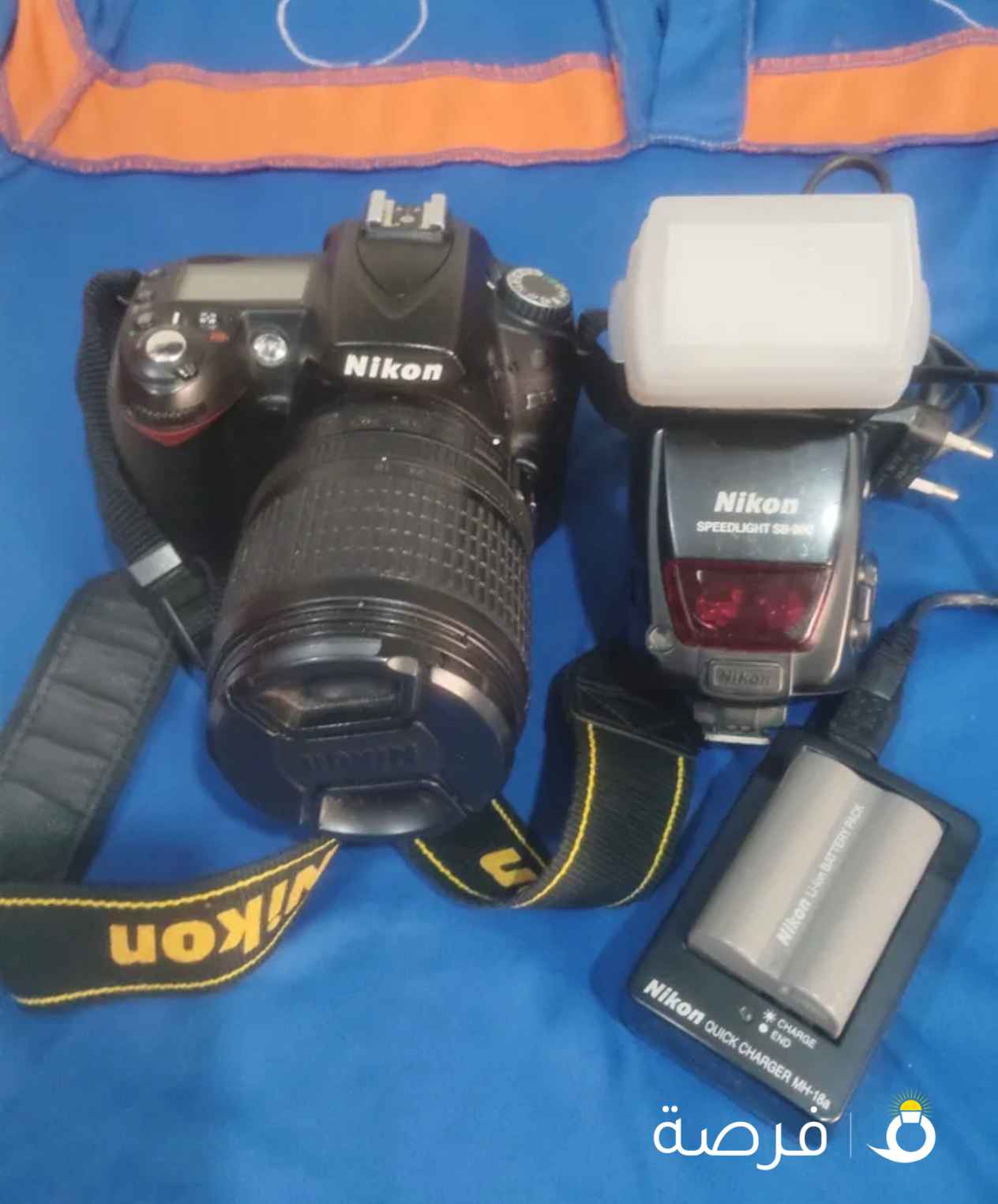 كاميرا نيكون مع الفلاش