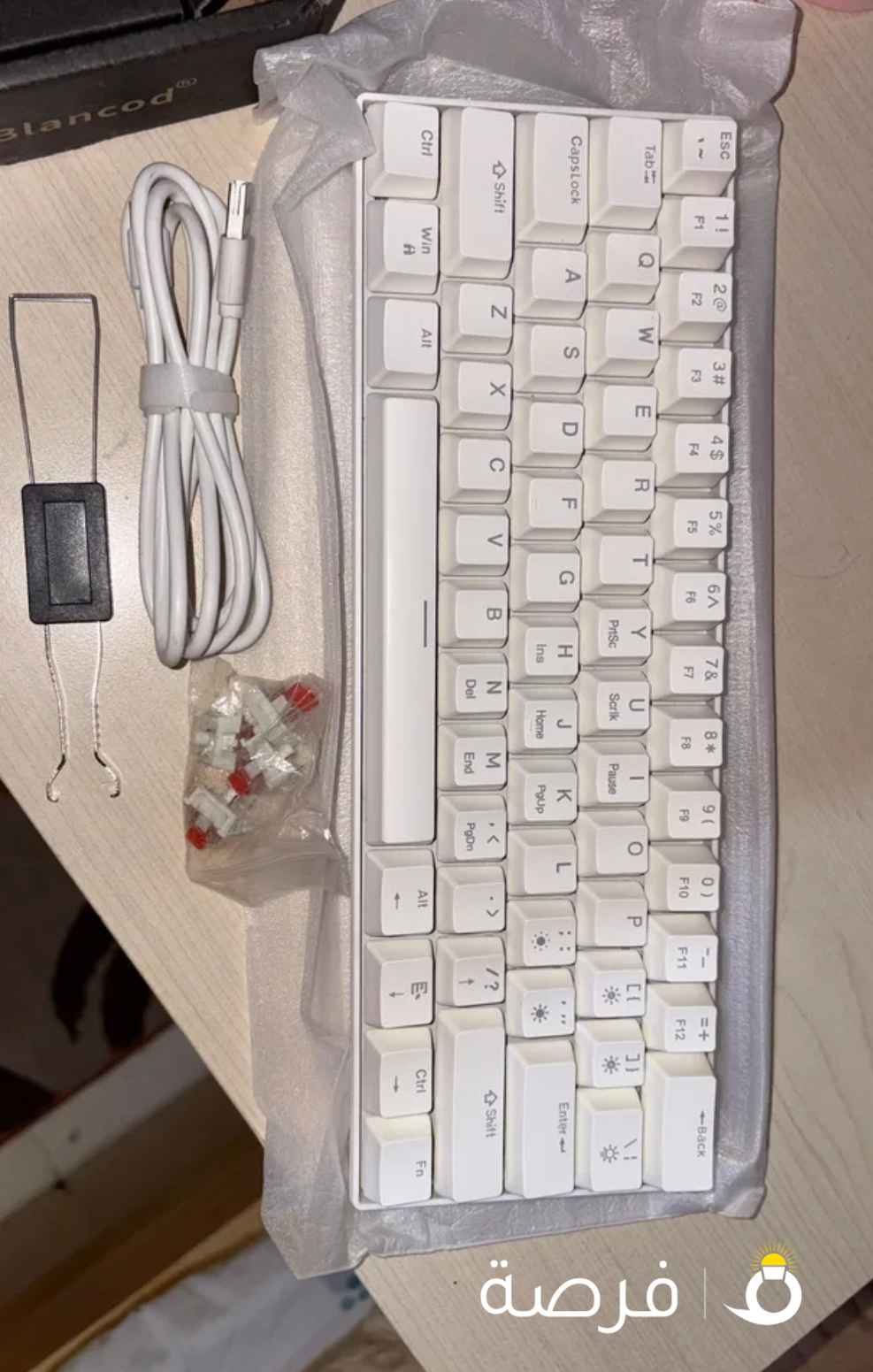 Mechanical keyboard/red switches كيبورد ميكانيكال جديد مع العلبه وكل اغراضه +سويتشات زياده