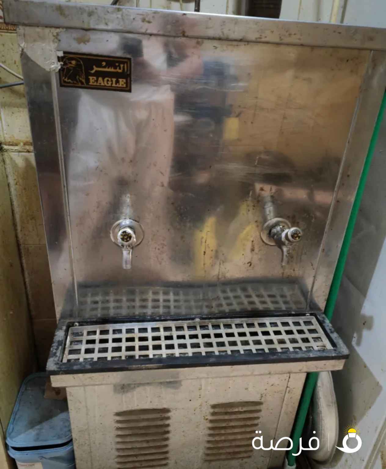 للبيع براد ماء النسر حنفيتين