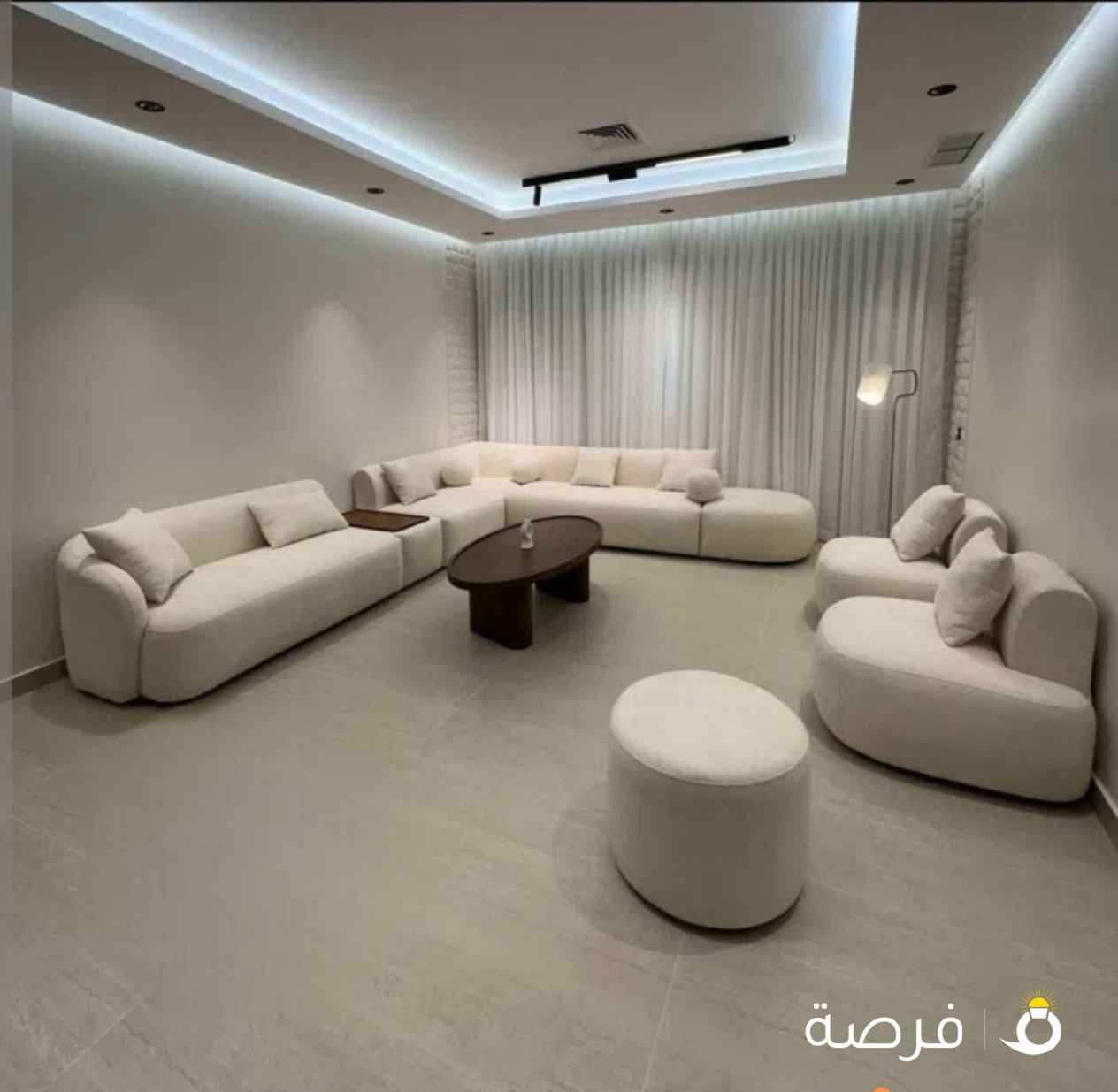 الحديث هنا تنجيد جلسات وجميع الكنب وتفصال ستائر ويفي الحديثه 3 أضعاف الخام