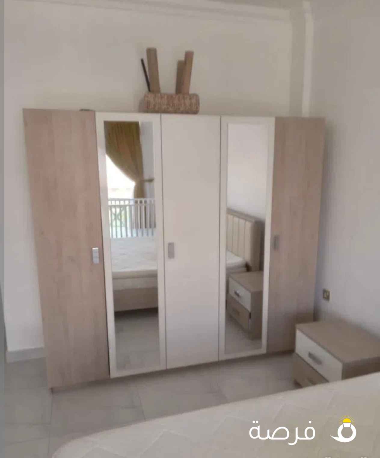 نجار موبيليا لفك وتركيب وتصليح جميع انواع النجاره