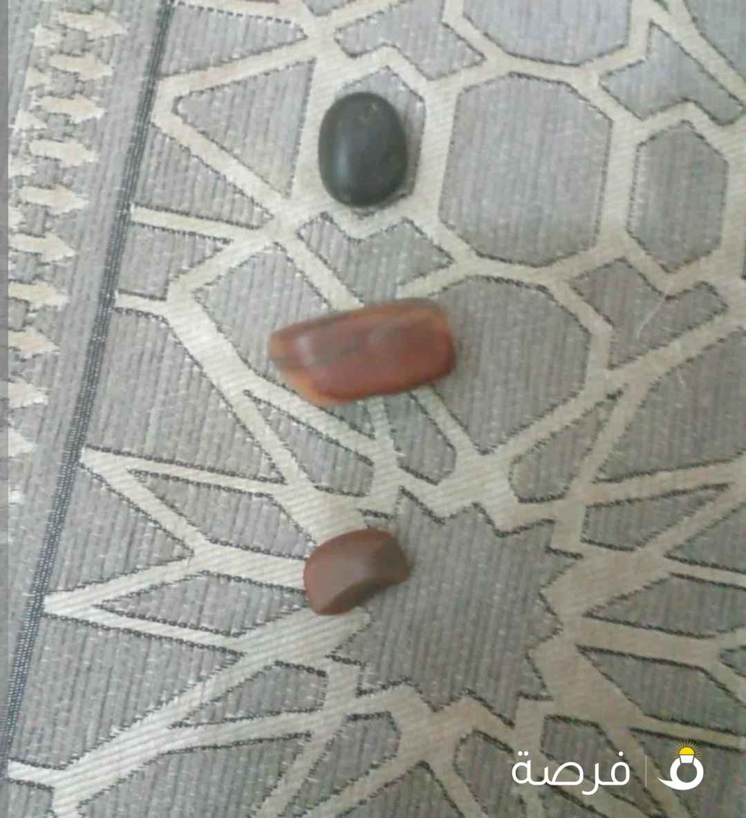 2⁩⁩ عقيق وواحد داهودي عماني قديم