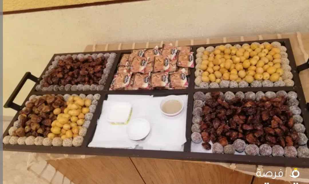 تمور مع خدمة ضيافه رجالي ونسائية
