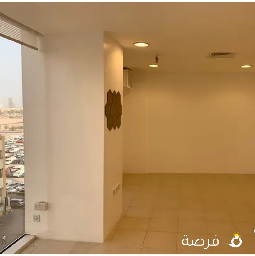للايجار مكتب عليه 3 ارقام فى العاصمة For rent office in Murgab 3 license