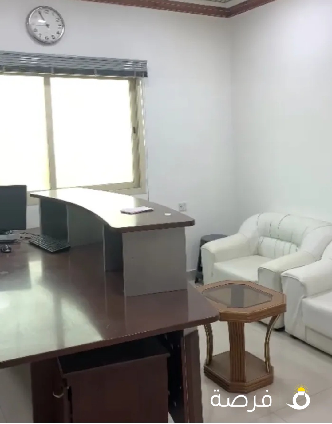 أثاث مكتب بحالة الجديد