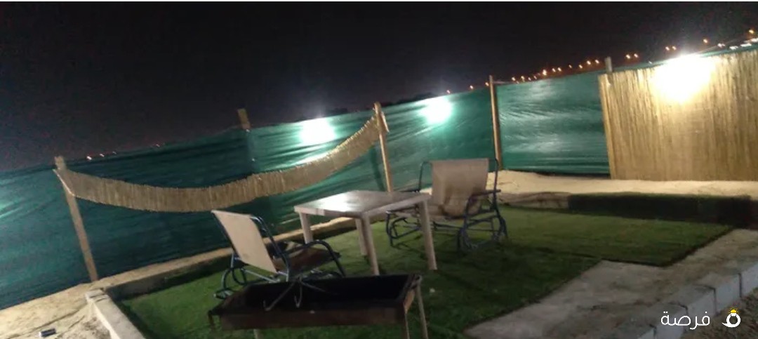 سلام عليكم اجار كشته مكونه من خيمتين 7*4 وخيمه 4*3 وبيت شعر 7*5 وحمام وجلسات خارجيه