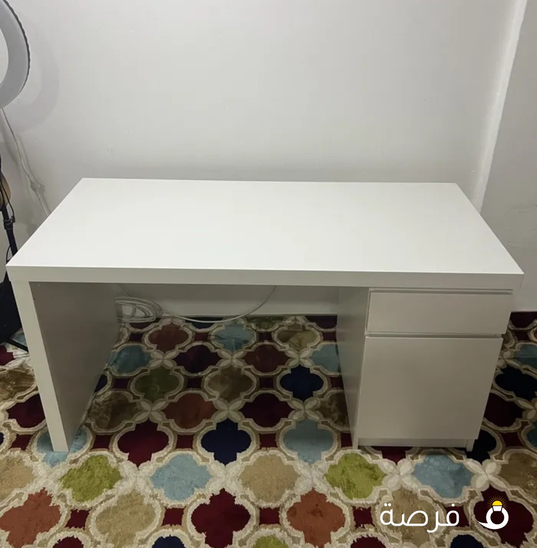 New computer table for urgent sale