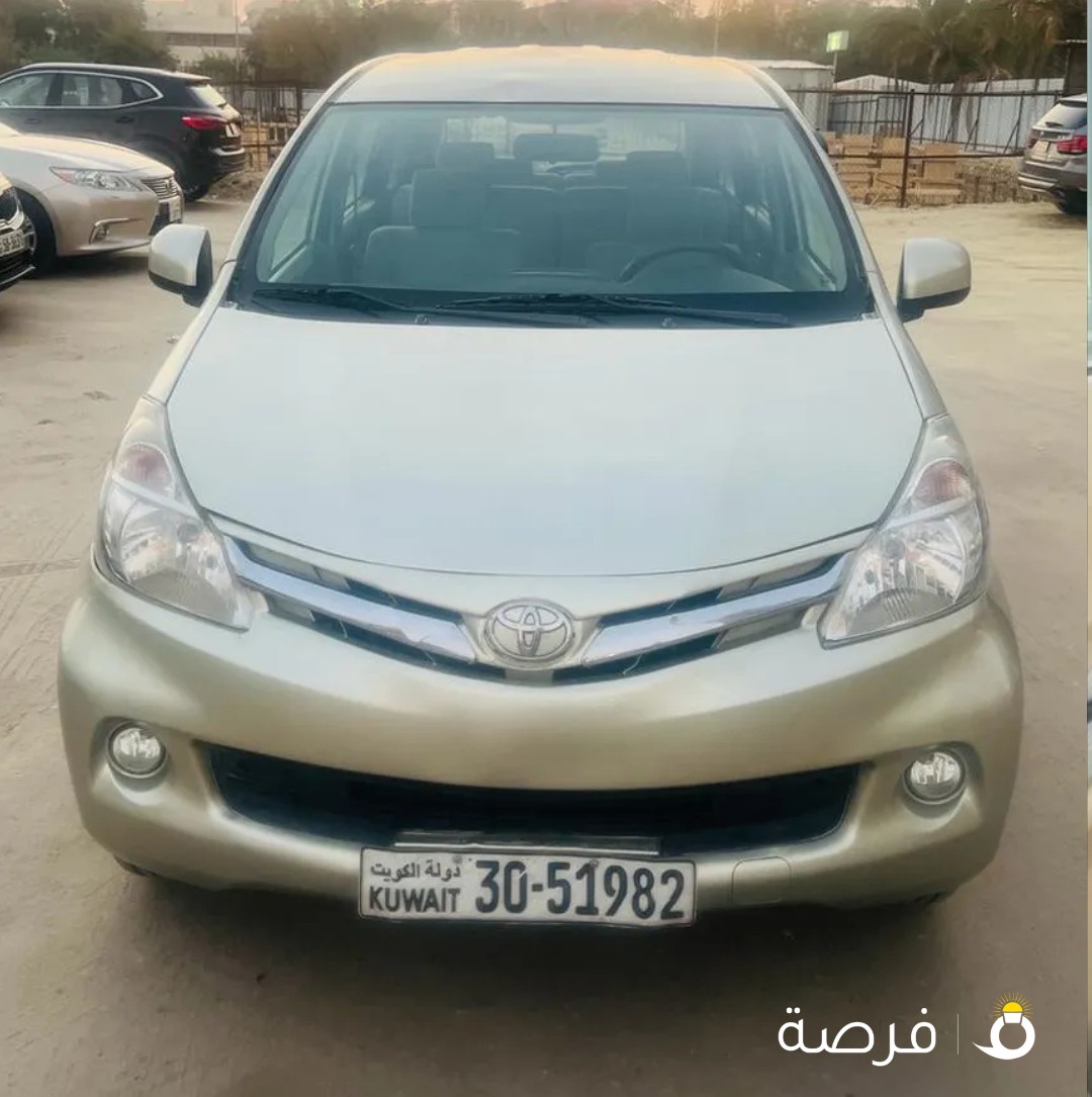 تويوتا افانزا موديل 2015 بحالة ممتازة 1600سي سي