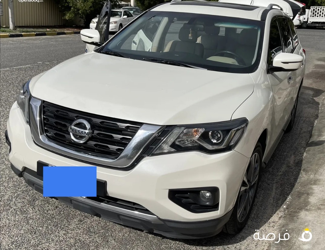 Nissan Pathfinder 2019 full option with Sunroof, Panoramic view & Leather seats