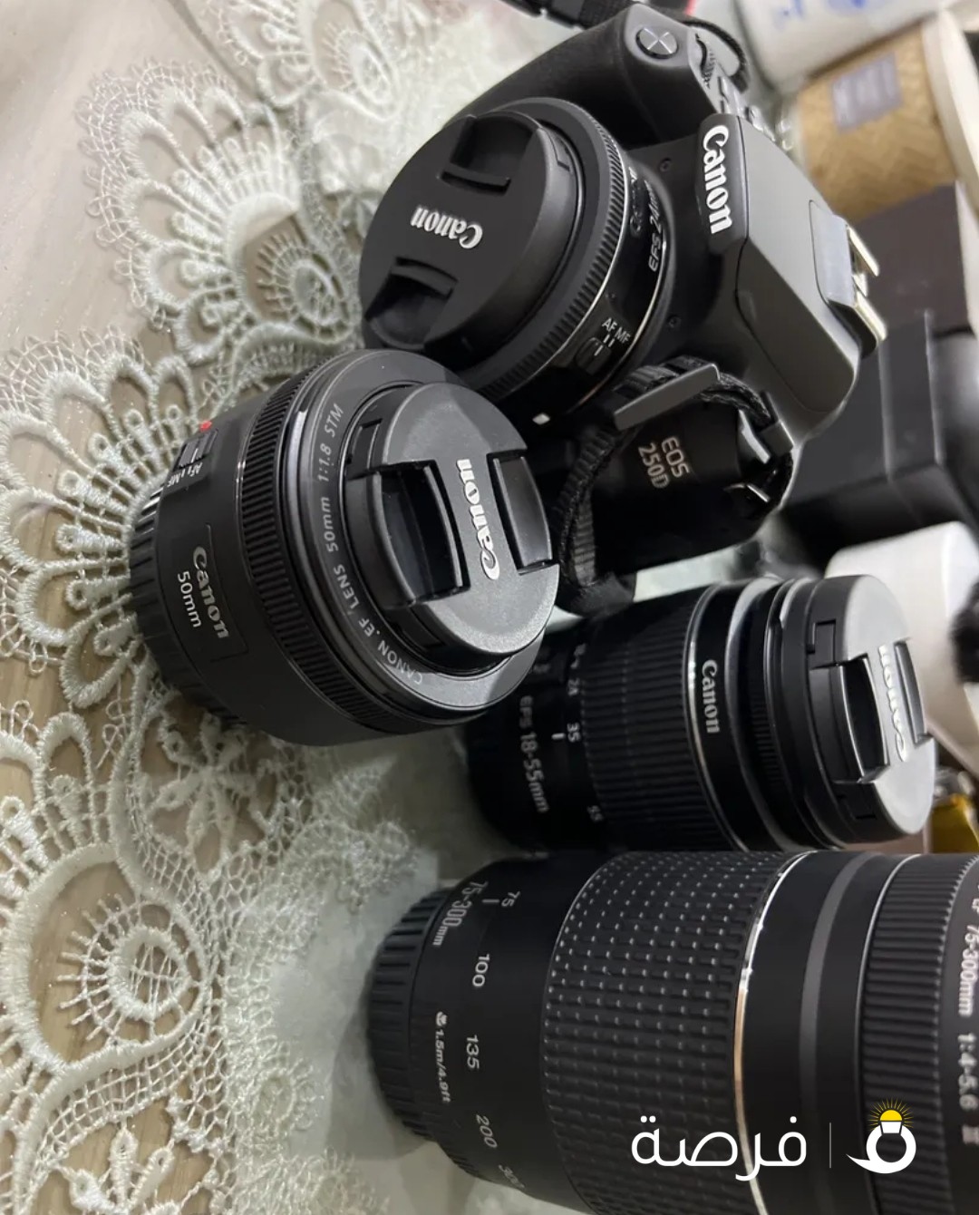 كانون 250D شبه جديده مع عدسات زياده بسعر 180