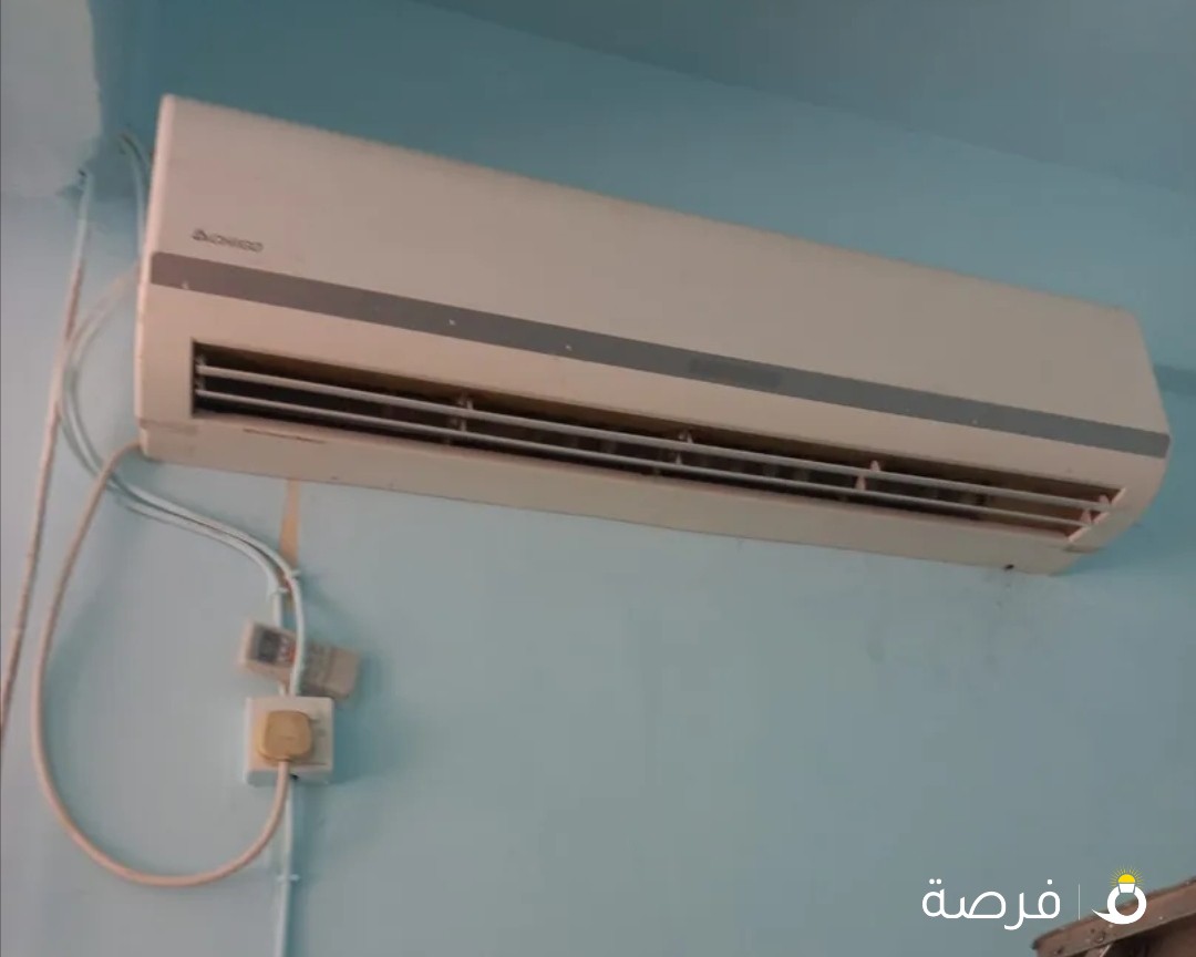 مكيف كفالة سنة وبحالة ممتاز 3 طن وتكييف ممتاز و روعة