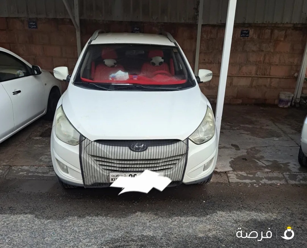 للبيع هونداي توسان 2000 سي سي نضيفه شاشه لمس كمره خلفيه فرش تواير جديده عداد 220 الف خاليه من الواحدث موديل 2012