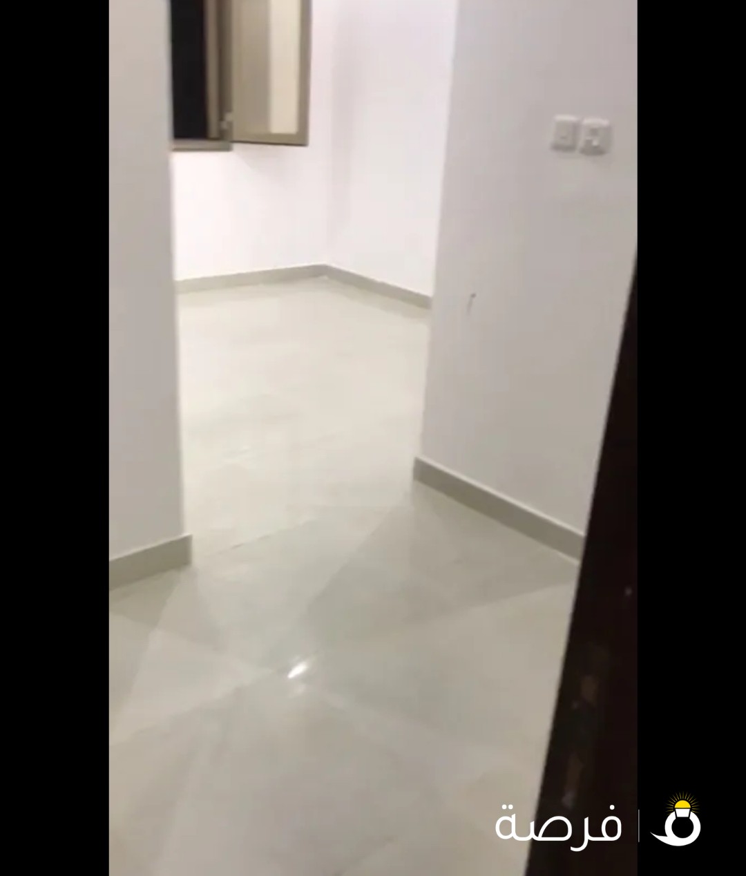 شقه للايجار الفروانيه قطعه 2 غرفه نوم وصاله وحمام ومطبخ عوائل فقط