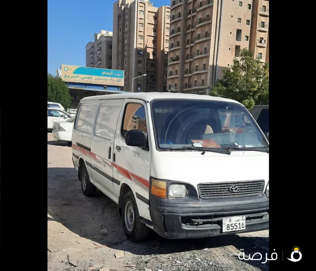 باص تويوتا مقفل 2003 م