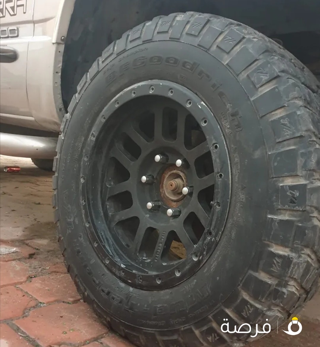 للبيع رنقات ميثود حجم 17 ( 6 براغي ) مع تواير أمريكية نص عمر ربع حجري نظاف مافيهم رجفه ولا شي
السعر // 150 نهائي