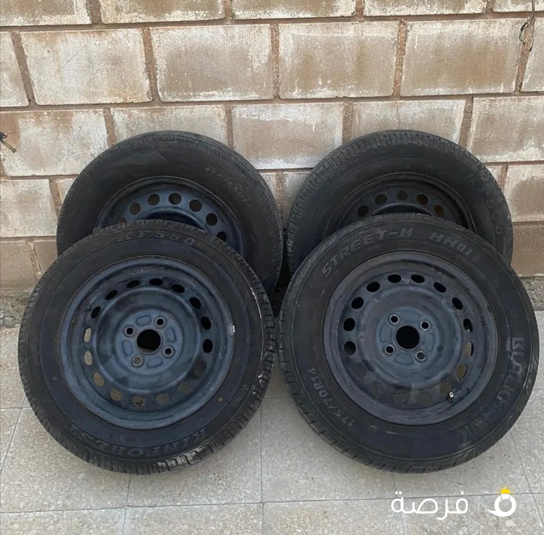 4 رنقات مع تايير نظيفة حجم 14