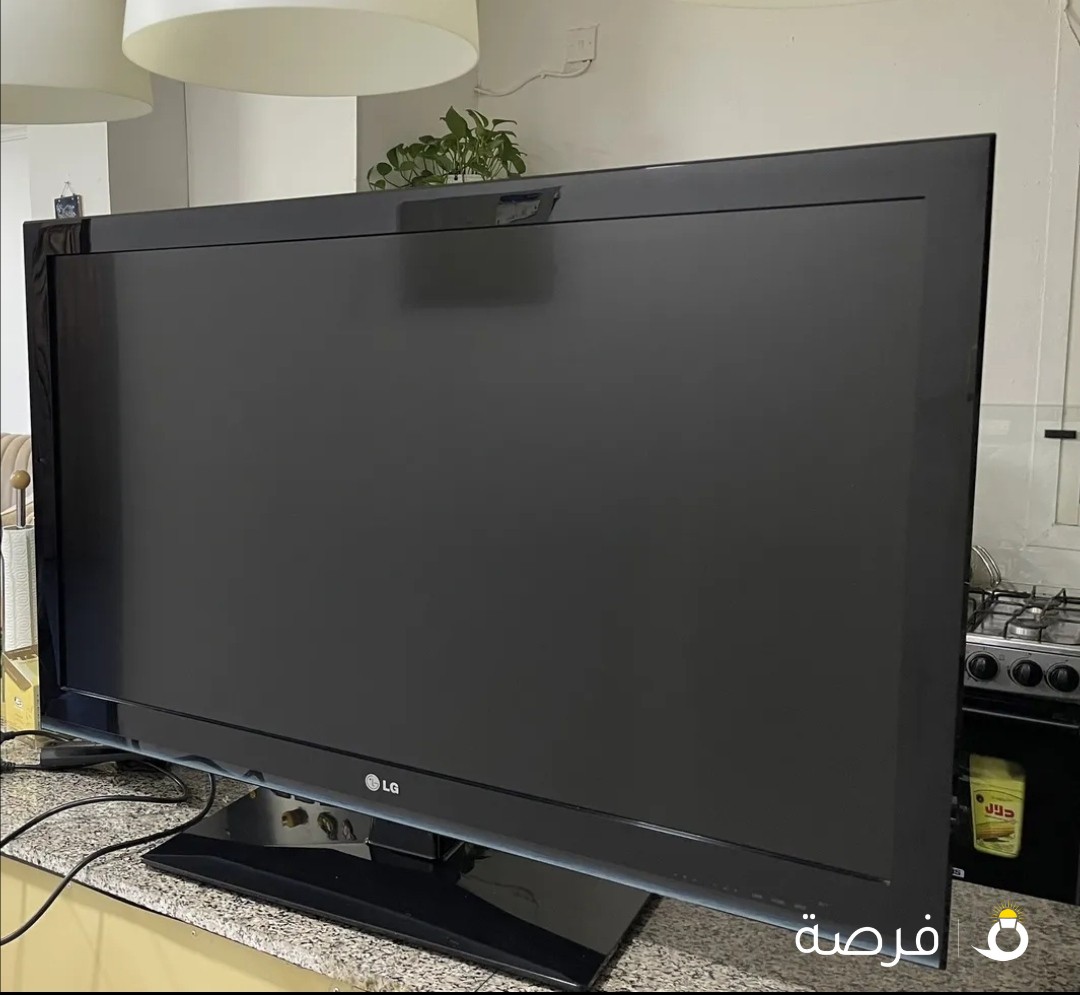 تلفزيون مع ريموت بدون كرتون نظيف بدون زلغ شبه جديد ال جي 43 اينج ال جي