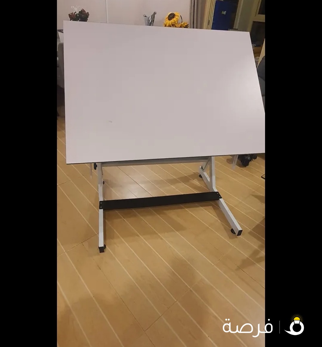 طاولة هندسية كالجديدة استعمال خفيف drafting table