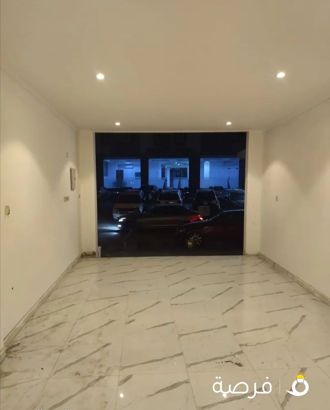 محل تجاري للايجار حولي قطعه 7 خلف البحر سنتر شارع 285 موقع ممتاز اول ايجار موجود حمام ومطبخ