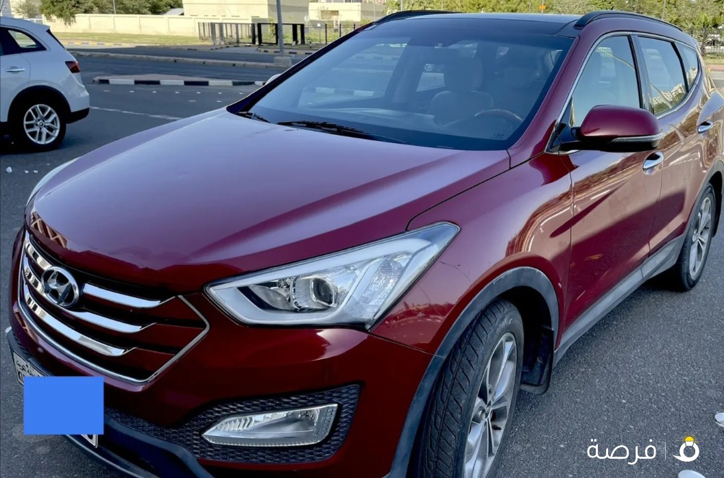 Hyundai SantaFe 2015 Full option with Sunroof with Low Mileage of 40,000 km available for Sale
