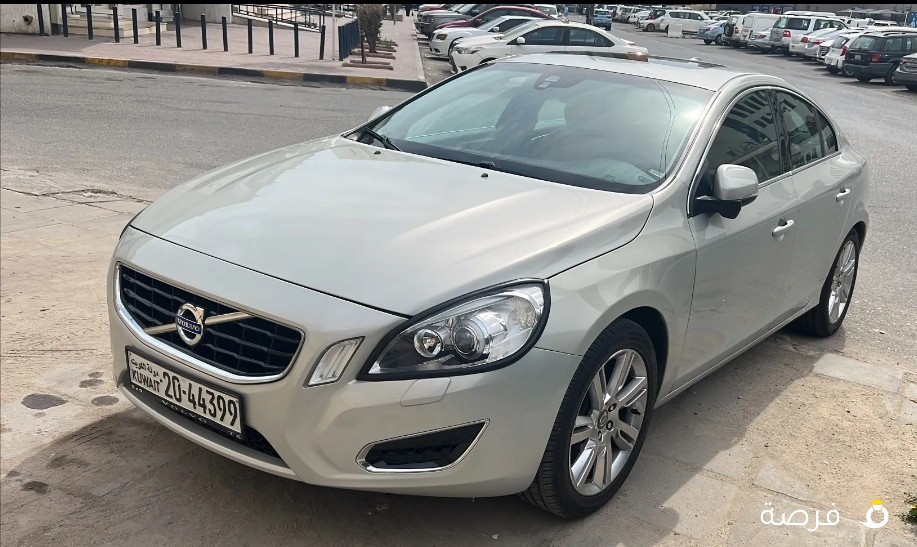 فولفو s60 بحالة ممتازه