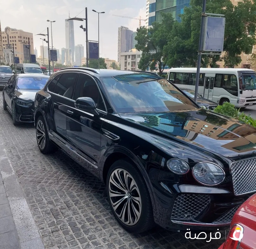 مطلوب بنتلي بنتيحا 2021 يفضل ابيض او اسود
