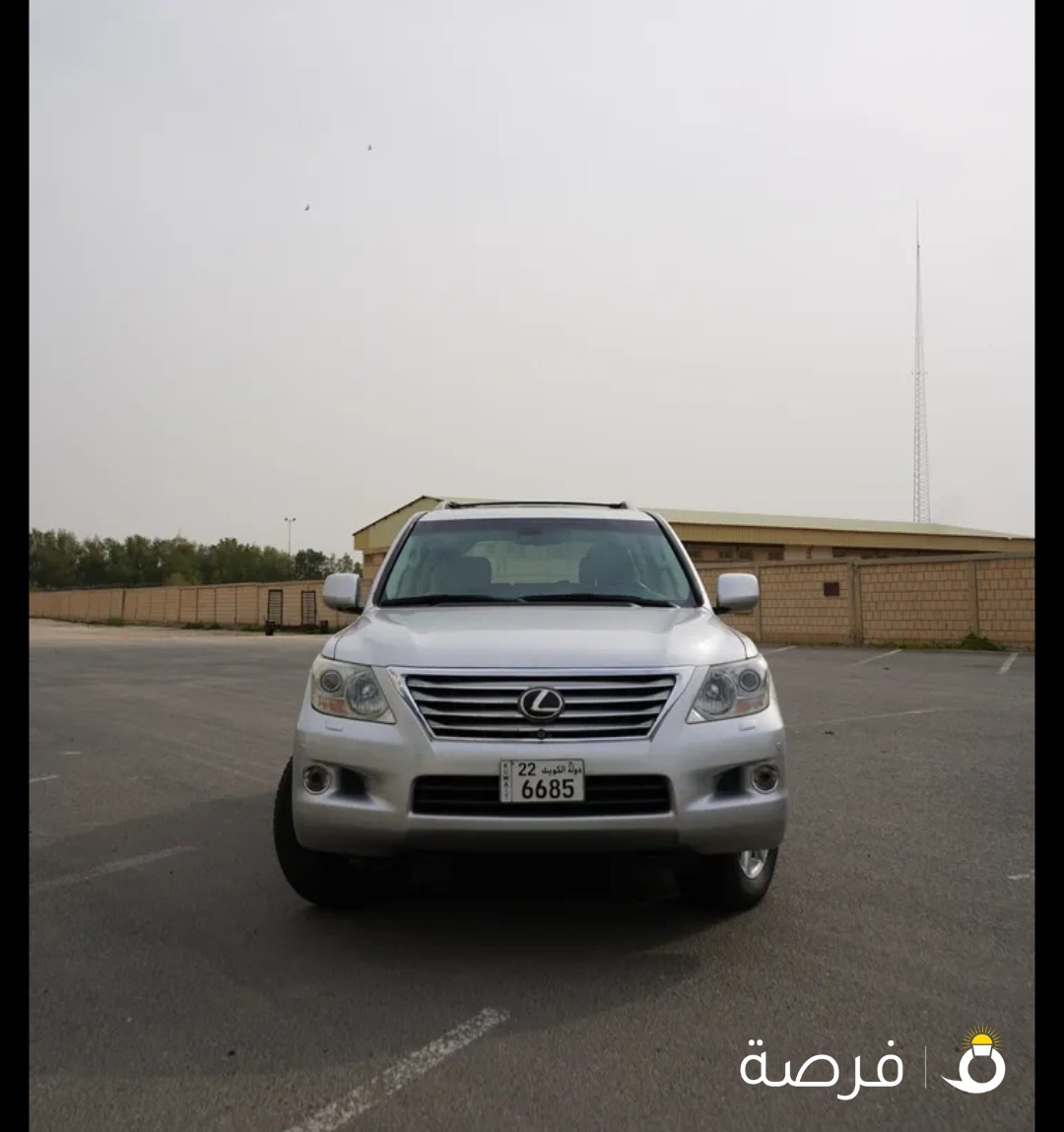 لكزس lx 570 للبيع بحالة فوق الممتاز