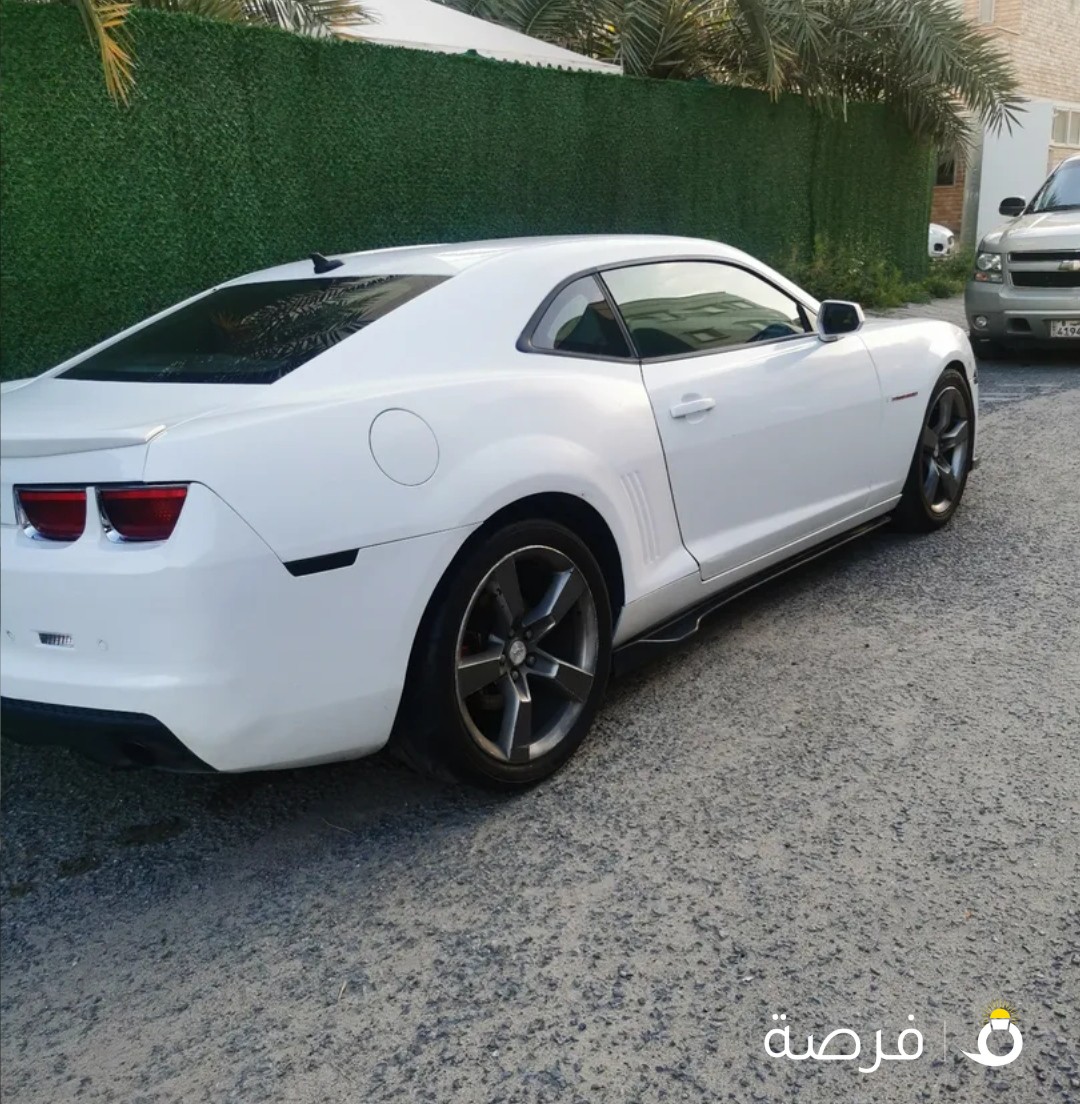 كمارو موديل 2012 نظيف جدا من محركات وتم عمل سيرفس بالكامل جميع تهريبات تبدلت مع كراسي مكينه وقير مع سفايف ودسكات جدد مع معاونات وهيئه جدام وتجليس خلف تبديل مجمع سكان.. تبديل زجاج أمامي. تكيف بارد وبيمه حديثه وتواير جدد. الإعلان واضح بدل فقط بدل رأس براس