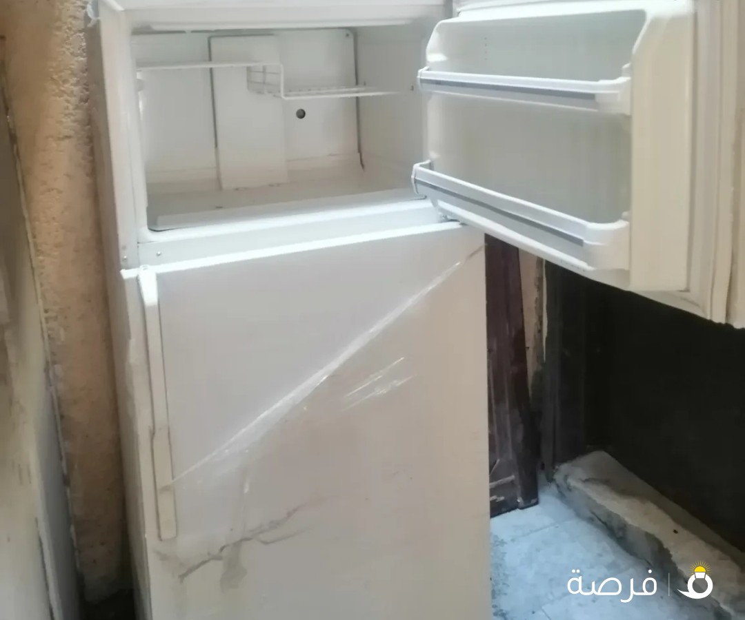 ثلاجة للبيع