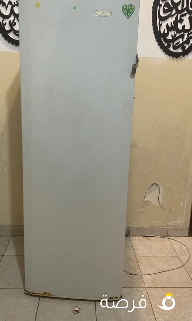 فريزر وانسا للبيع نضيفه بحاله ممتازه