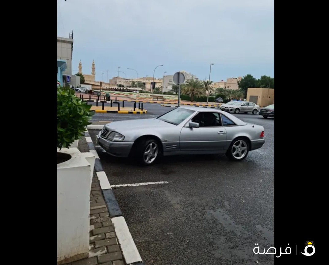 مرسيدس:SL320 كشف

الممشى: 200الف،

المكينه:6سلندر

داخليه بحاله ممتازه.

صندوق الكشف والسوفت توب بحاله ممتازه،الهيدروليك شغال ولكن يحتاج الى صيانه خفيفه،رنقات amg اصلي عرضين.

مصبوغ تجميلي كامل بدون حوادث.

شرط الفحص:قير،مكينه،شاصي

السعر: 2200 قابل للتفاوض عند المعاينه