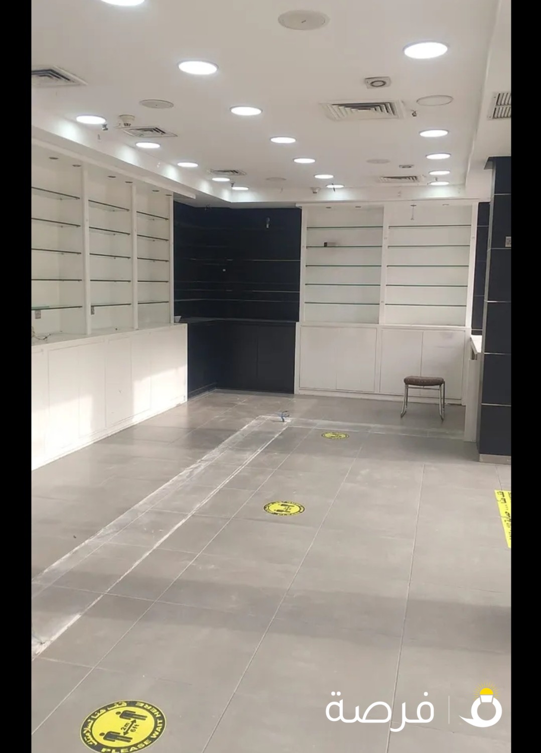 للايجار محل بالسالمية شارع رئيسى معروفl