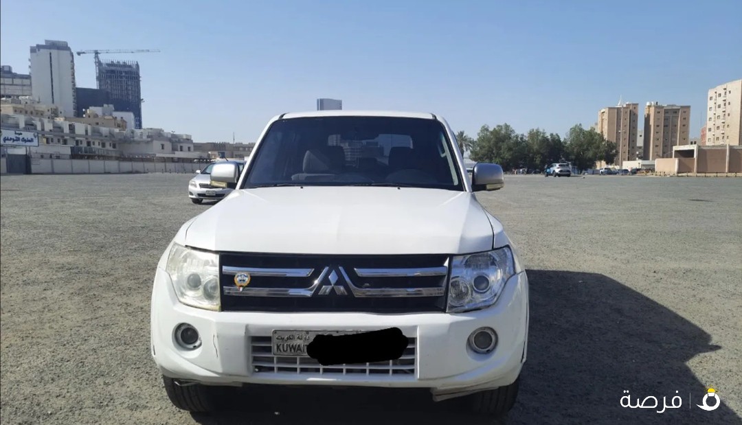 Mitsubishi PAJERO 2012