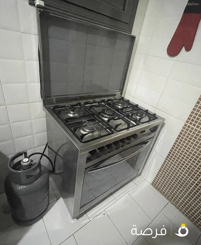 طباخ مستعمل ايطالى بحالة جيدة مع انبوبة