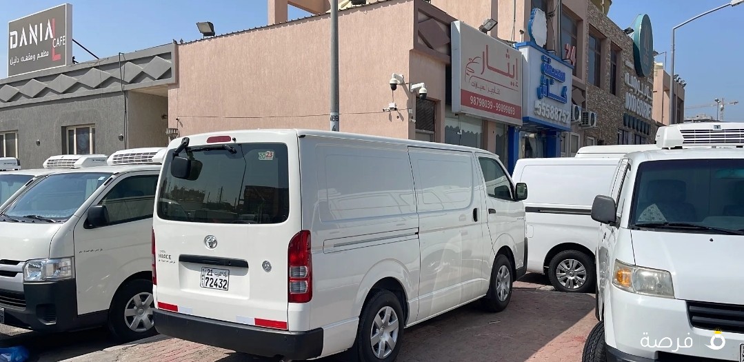 تأجير باص تويوتا مقفل 2023 —for rent bus closed